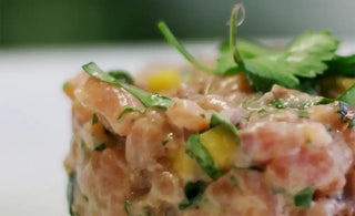 Tartare de saumon et de pétoncle à la canneberge